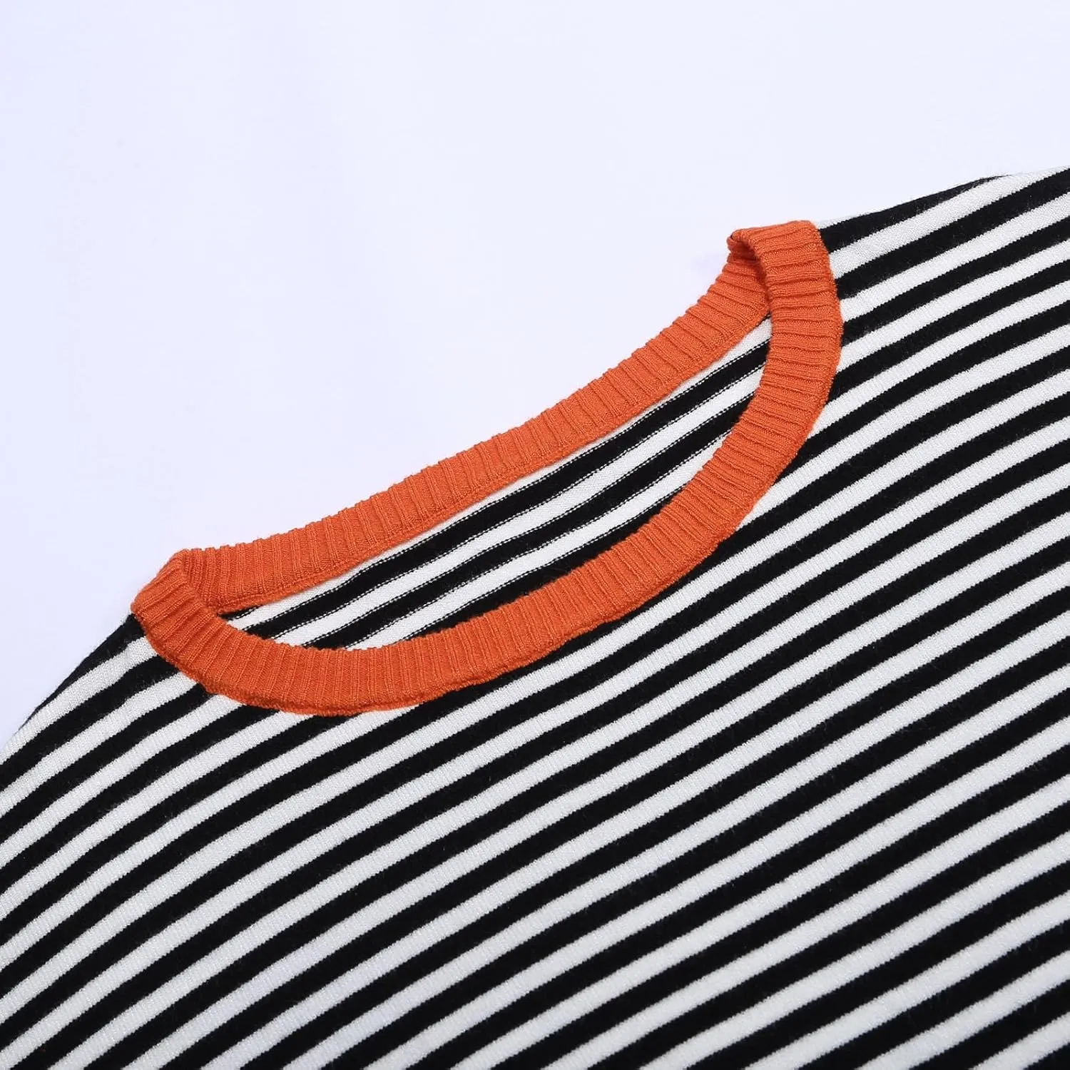 Light Sweatshirt for Women Fashion Casual Round Neck Striped Tops Long Sleeved Sweater Hoodless Hoodie