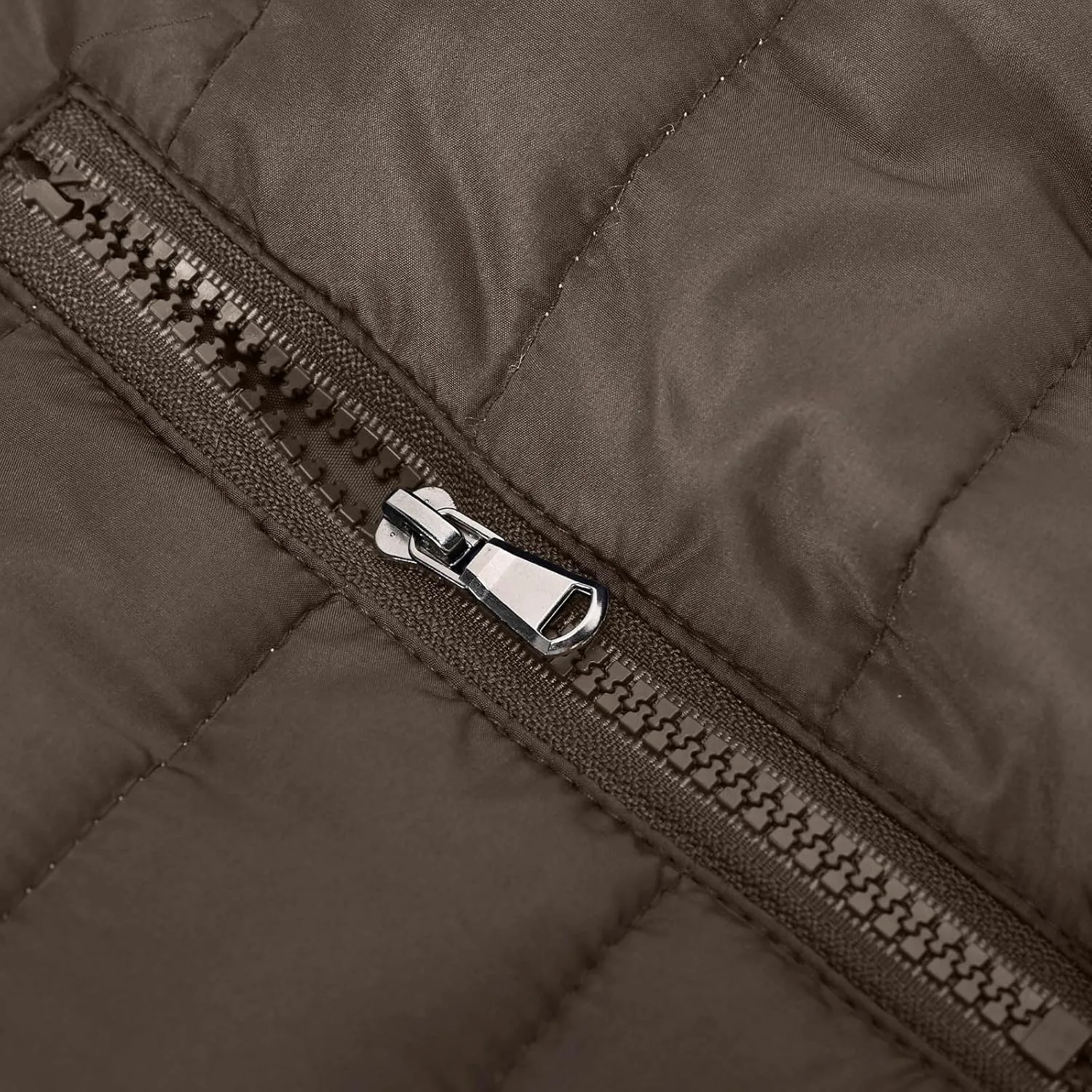 Men's Packable Puffer Jacket Waterproof Hooded Down Coats Quilted Warm Winter Jackets with Zipper Pockets